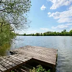 Semesterbostad Oresak - Walnut House