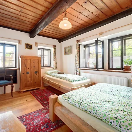 Oresak - Walnut House 펜션