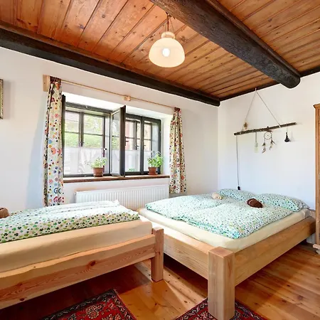 Oresak - Walnut House 펜션 *