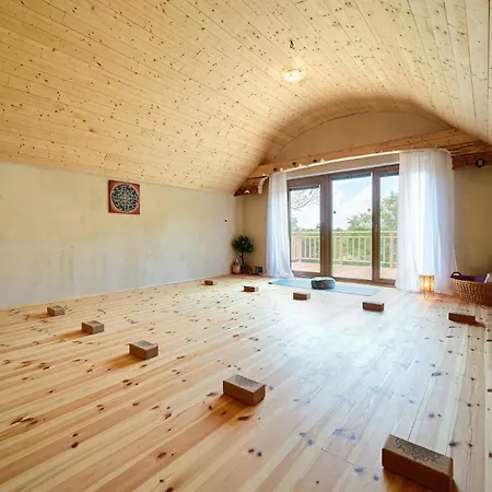 Oresak - Walnut House 펜션 Svojsice