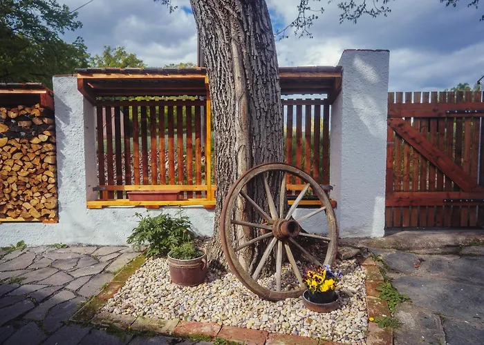 Oresak - Walnut House Holiday home *